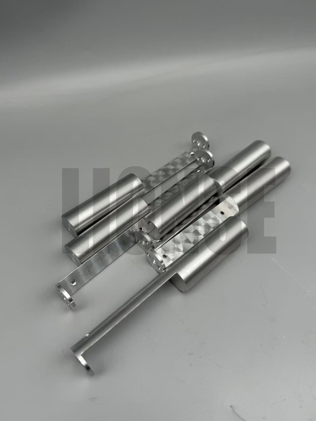 ¿Pueden los conectores de aluminio solucionar el problema de los coeficientes de expansión térmica que no coinciden?